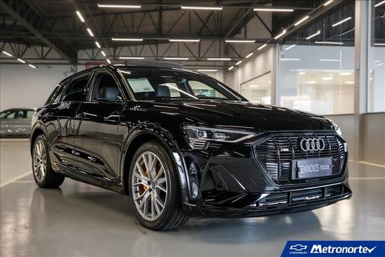 AUDI E-TRON ELÉTRICO PERFORMANCE QUATTRO AUDI E-TRON ELÉTRICO PERFORMANCE QUATTRO